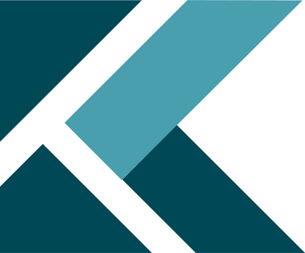 Das Bild zeigt das kuhlmann consulting -Logo mit sich überlappenden geometrischen Formen in Grün- und Blautönen, die ein abstraktes, stilisiertes "K" auf weißem Hintergrund bilden.
